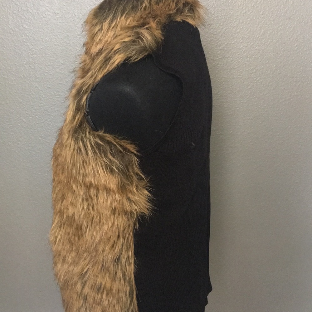New zip front fur vest - Picture 4 of 5
